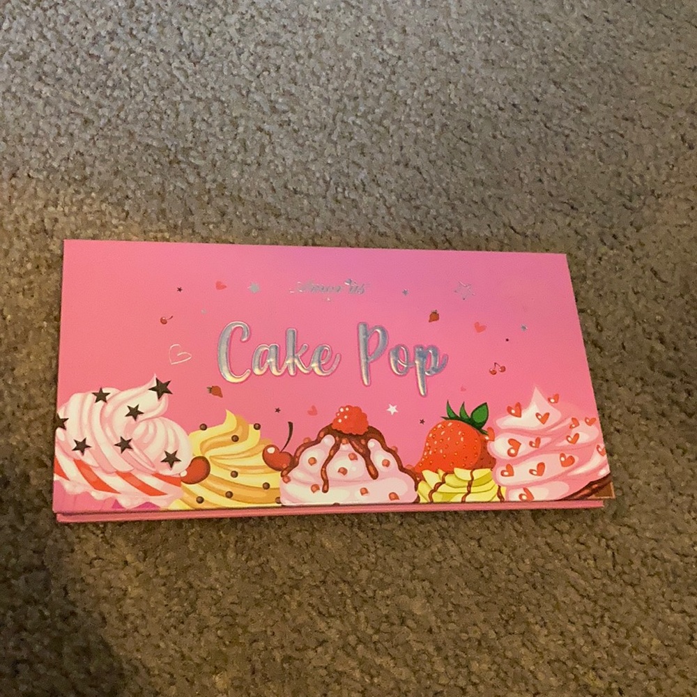 Amor Us Cake Pop Eyeshadow Palate